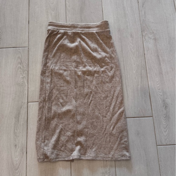 Zenana Outfitters Tan Pencil Skirt - Picture 3 of 6